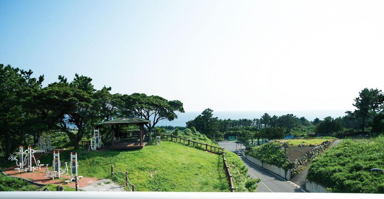 Bowhill Resort & Pension Seogwipo Exterior photo